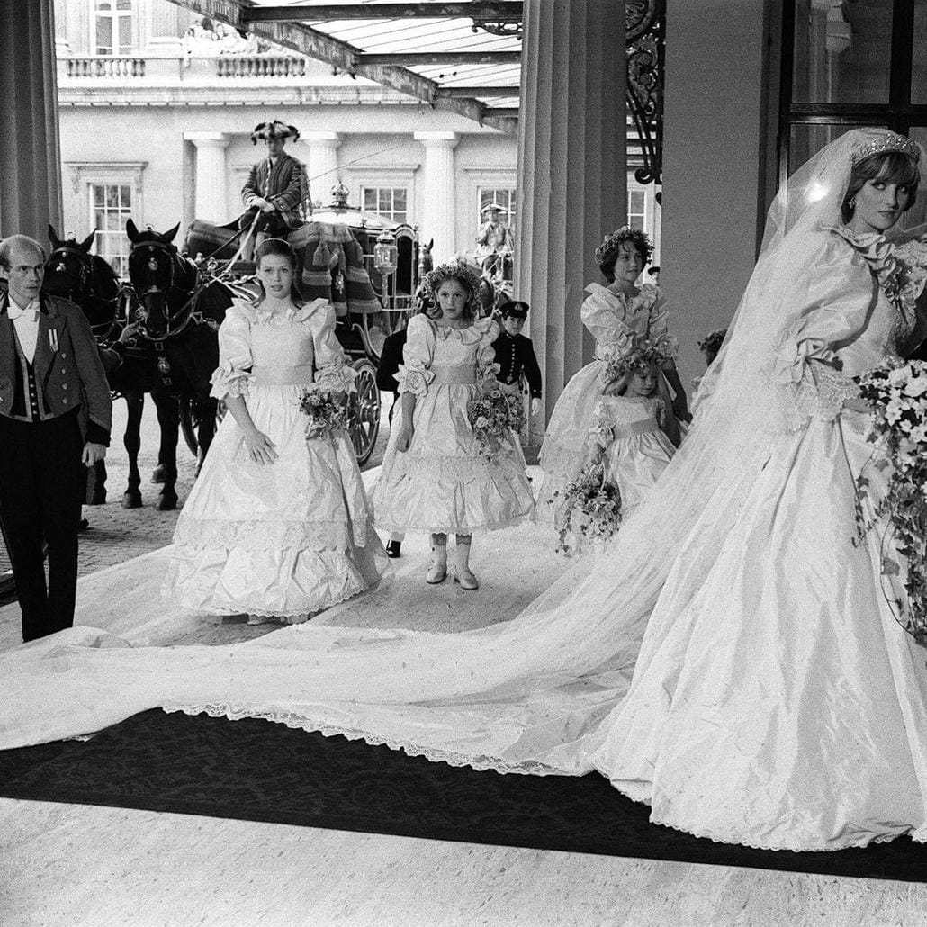 Đám cưới hoàng gia như trong truyện cổ tích của Charles và Diana
