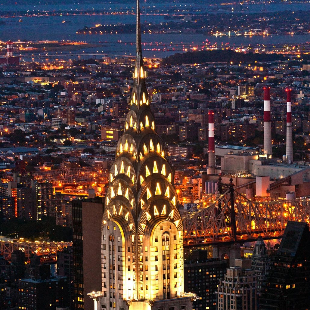 New York - Tòa nhà Chrysler họa tiết hoa và hình vương miện