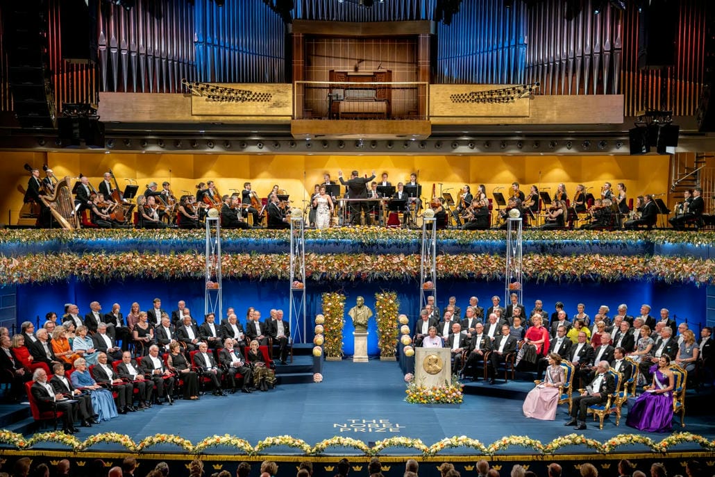 Hoa tươi trong buổi lễ trao giải khoa học hay giải Nobel