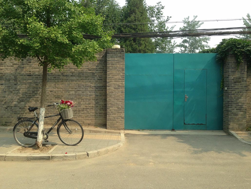 top 15 tác phẩm nghệ thuật chính trị có ảnh hưởng - Sau 600 ngày 'With Flowers', Ai Weiwei đã lấy lại được hộ chiếu